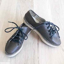 a.M SHOE COMPANY Women's