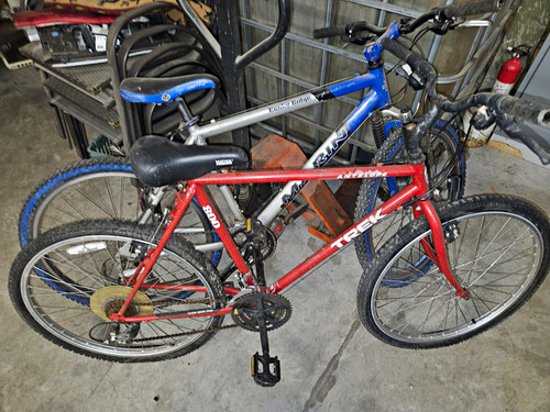 Pair retro mountain bikes - mountain,