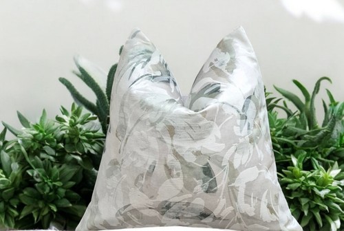 Decorative cushion cover - ,