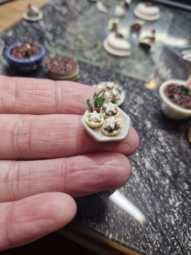 Dolls house miniature - miniature, plate