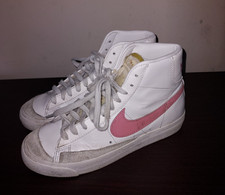 Nike Women's Blazer Mid 77