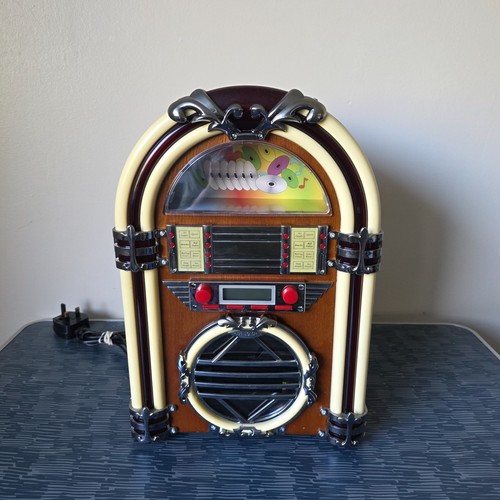 Retro jukebox player - jukebox, am/fm