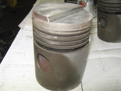 Farmall piston 8 - 3, 3/8'
