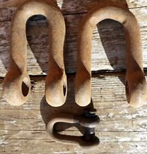 3xVarious Sized Vintage D Shackles Farm Towing Winching etc. Sd