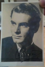 Laurence Olivier signed postcard 1930s Film/Stage #937