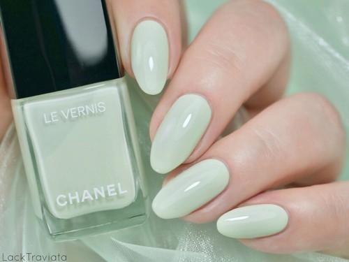 Chanel nail polish 935 sea - 935,