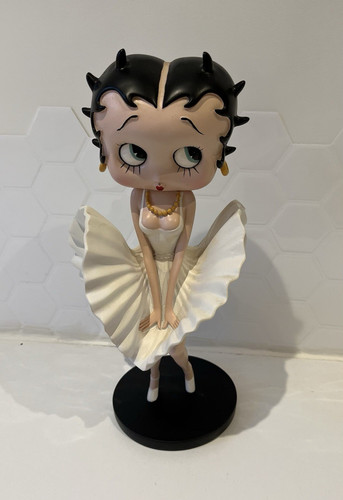 The hearst betty boop figurine - betty,