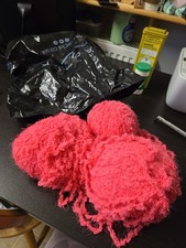 3 Balls Fuffy Bright Pink Wool