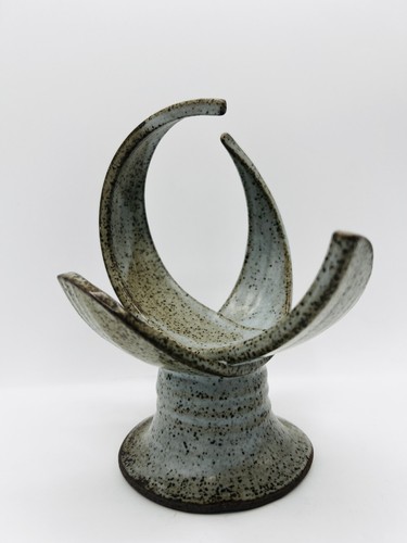 Alan ward pottery signed - alan,