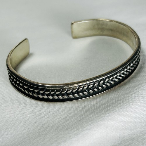 22g sterling silver - 22g, navajo