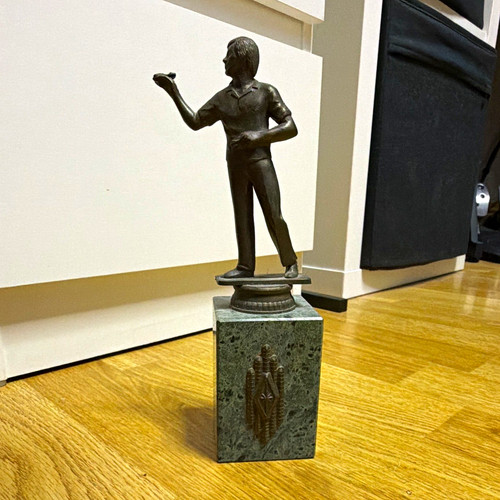 Darts player trophy - player, figurine