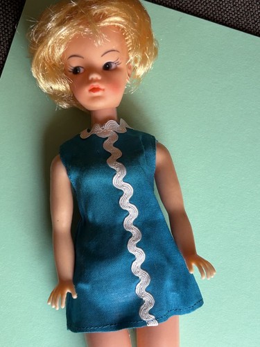 Vintage 1960s sindy - 💛,