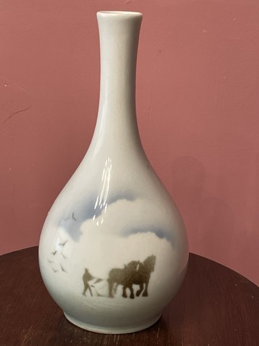 Highbank porcelain bud vase - bud,