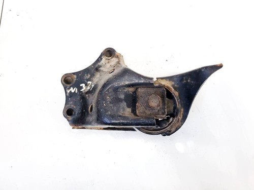 Engine mounting and - mounting,