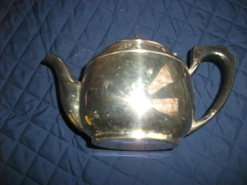 Silver tea pot elkington - tea,
