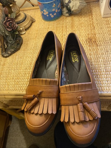 Hotter tan leather - leather, flat