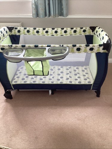 Baby travelling cot with handy - with,
