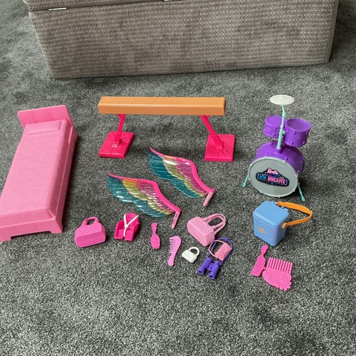 Barbie bundle accessories - of,