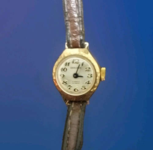 9ct gold cased excalibur - 9ct, 17