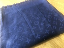 louis vuitton large shawl ( Lovely Condition)  402336
