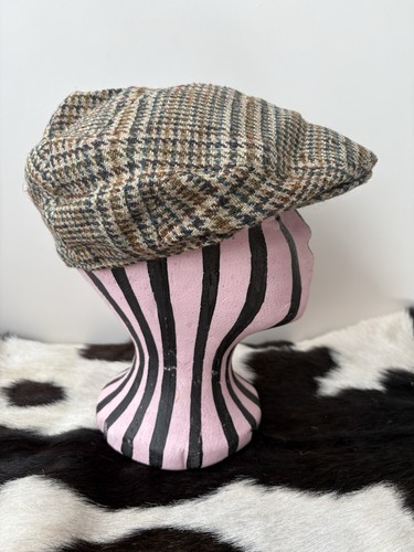 Brown checked plaid wool flat - checked,