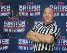 Steve Lynskey 10x8 signed in