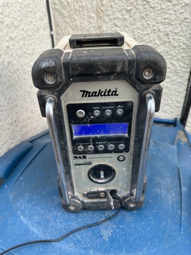 Makita 18v lxt dmr104 - 18v, site