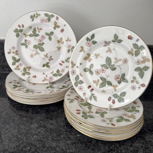 Wedgwood wild strawberry cake - wild,