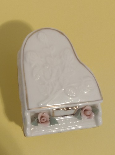 Baby grand piano trinket box - grand,