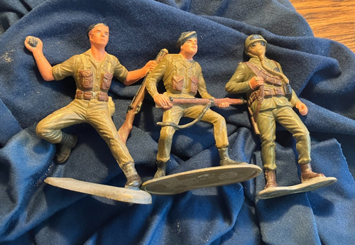 Marx wwii toy - 3, soldiers