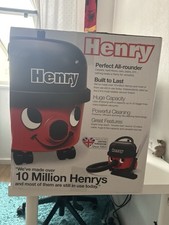 Henry Bagged Cylinder Vacuum