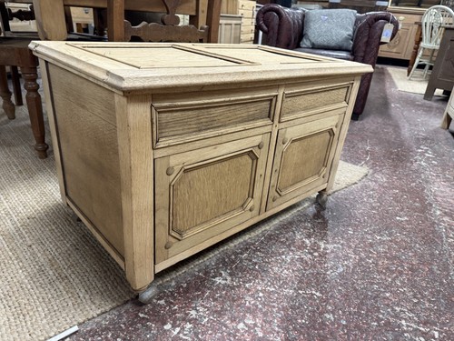 Stripped oak blanket box - blanket,