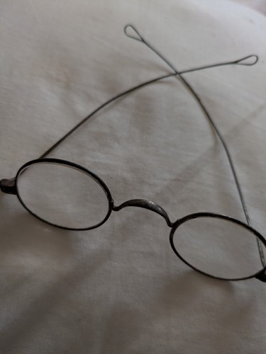 Antique wire rim oval - wire,