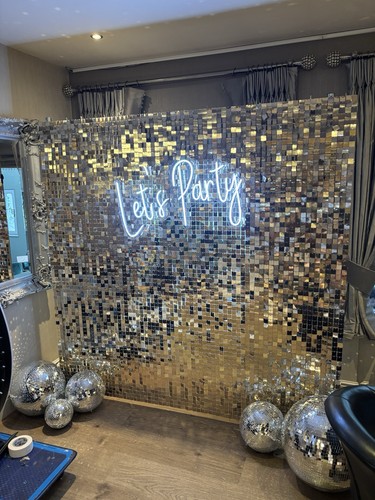 Light gold sequin shimmer - light,