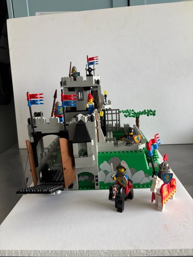 Lego king mountain fortress - mountain,