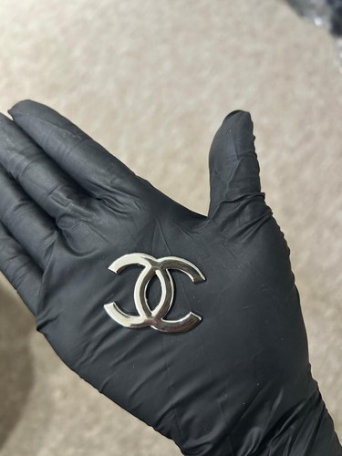 Silver flat back charm - back,
