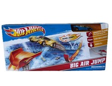 NEW 2010 Hot Wheels Big Air