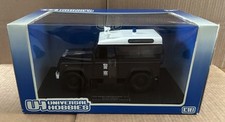 Universal Hobbies 1:18 | Land Rover Defender 90 Royal Hong Kong Police #3857