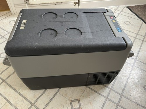 Portable camping fridge/
