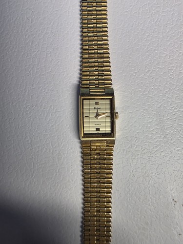 Pulsar v232 gold toned watch - v232,
