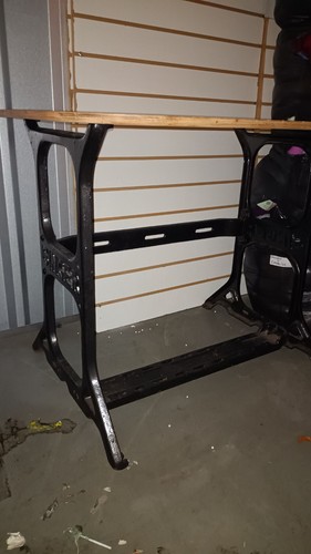 Vintage cast iron singer - iron,,