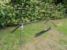 Fox Classic fishing rod pod + 2 bank sticks CARP FISHING SET UP