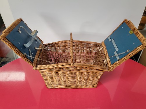 Vintage brexton picnic basket - vintage,