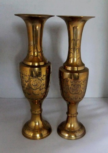 Good pair indian - indian, vases