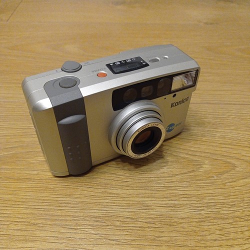 Konica 90e 35mm compact - konica,