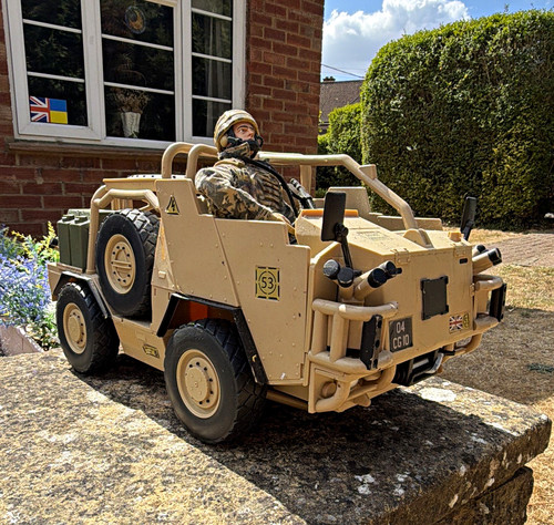 Desert hawk land rover - 1:6,