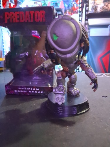 Predator premium bobble head - predator,