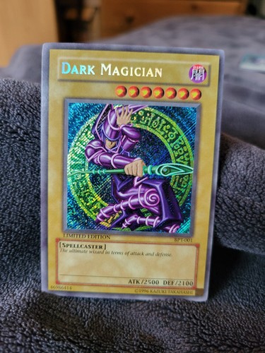 Dark magician secret rare card - dark,