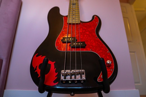 Pete wentz signature squier - pete,