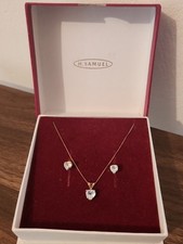 H.SAMUEL 9ct Gold Heart Cubic